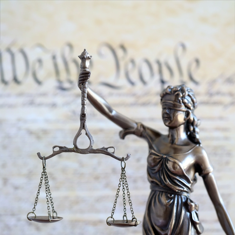 Rechtsschutzversicherung - damit Sie vor Gericht nicht alleine sind © shutterstock